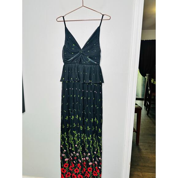 SABINA MUSAYEV Black Red Floral Front Twist Cutout Selina Dress size Medium - Picture 3 of 13